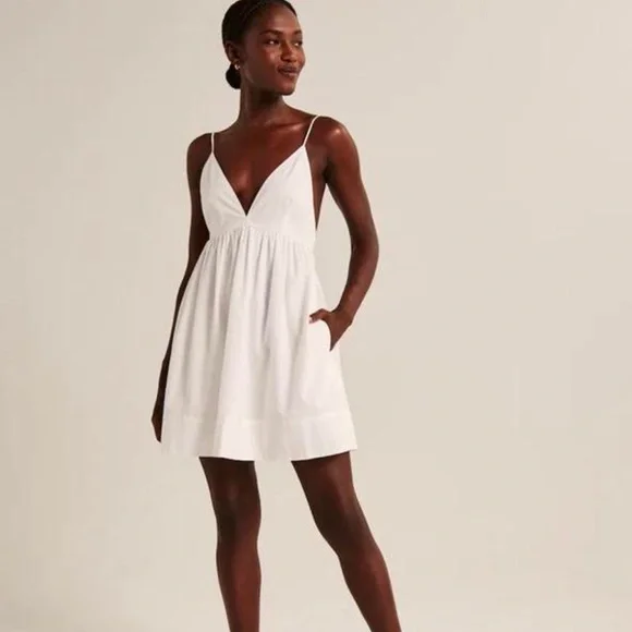 💛 Bundle- $20 Abercrombie & Fitch White Chemise with V-Neckline - Picture 4 of 4